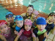 子どもの水泳クラス（０歳児～高校生）