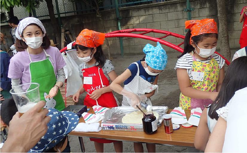 子供達が出し物をしている様子