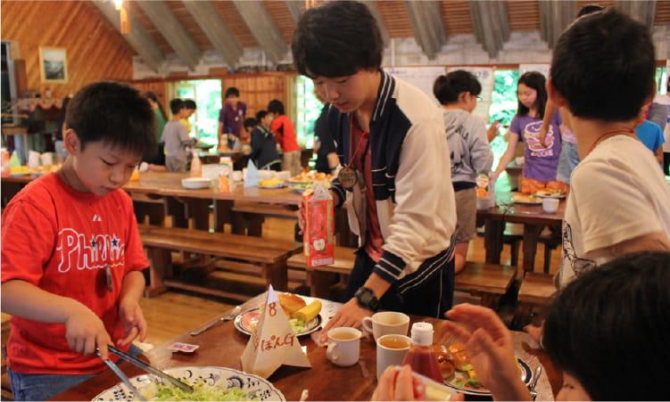 朝食の様子