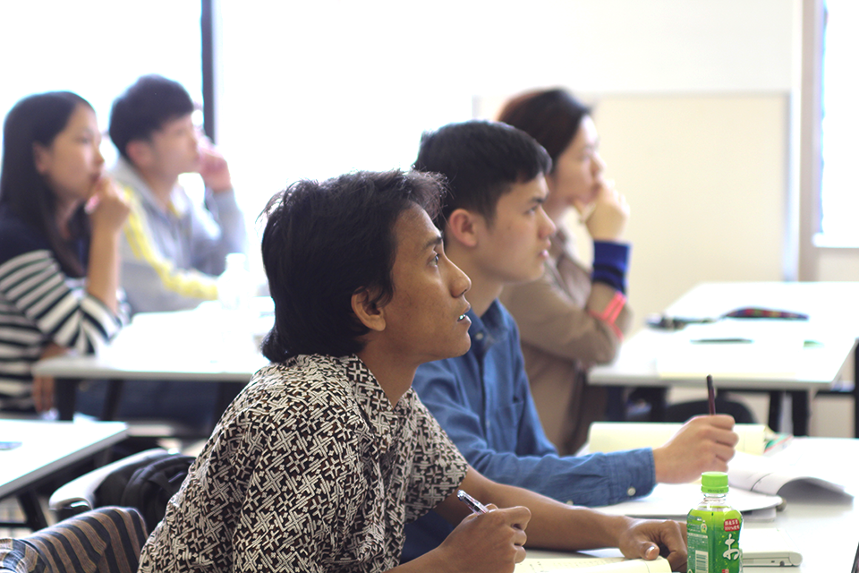 アジアの留学生の学びを応援するために