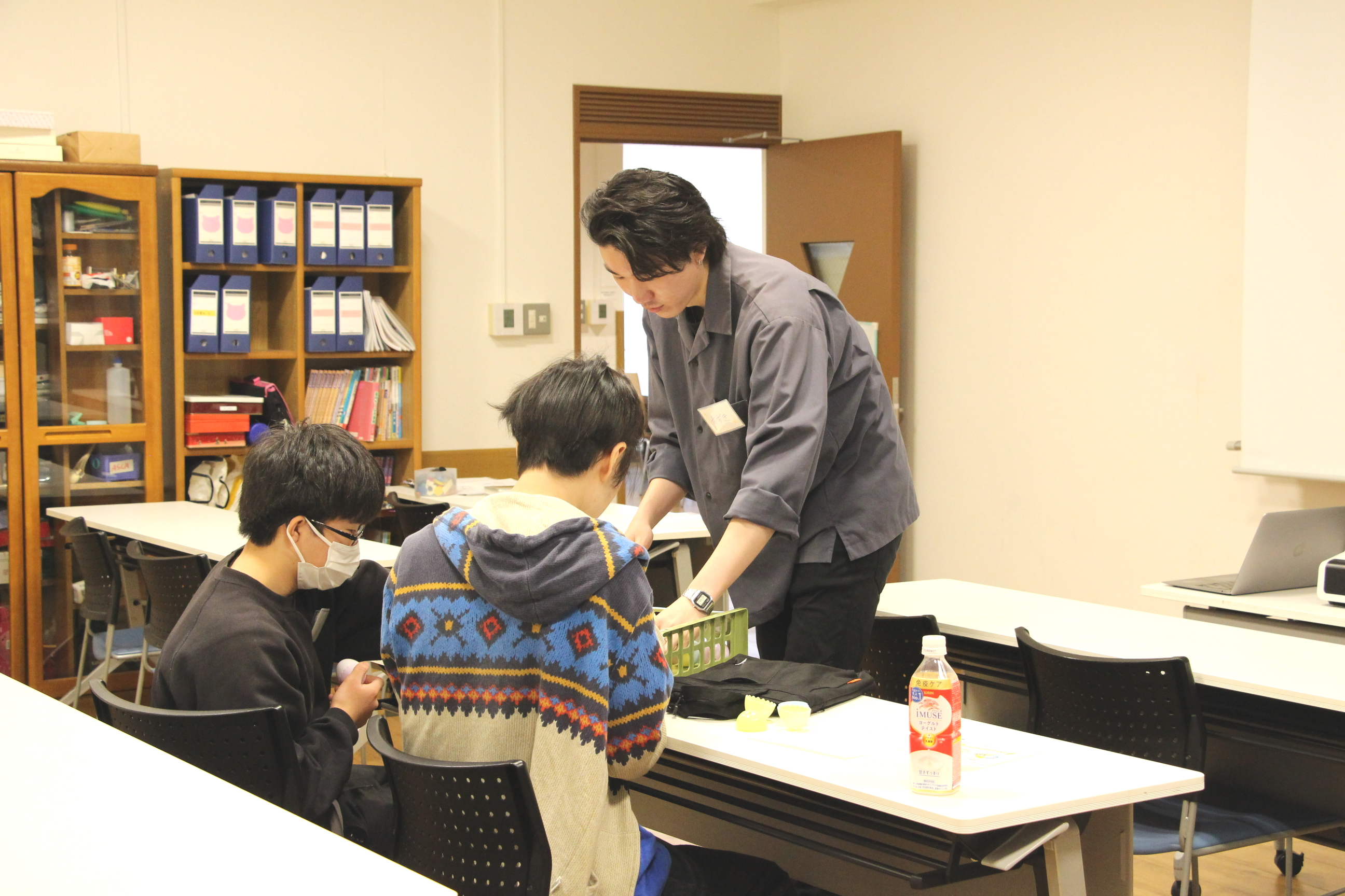 安心できる「小集団」で学ぶ