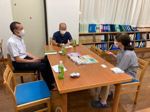 童話や児童図書の録音図書（CD）を作成し、特別支援学校に寄贈しています