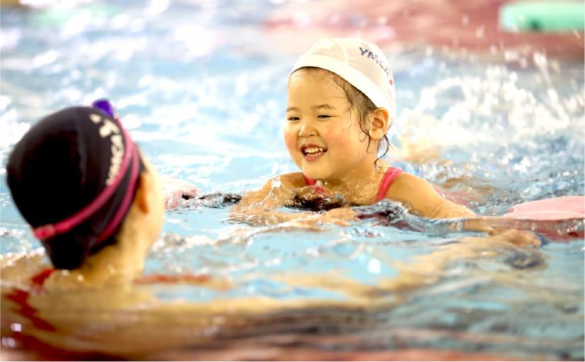 子供と一緒に水泳練習